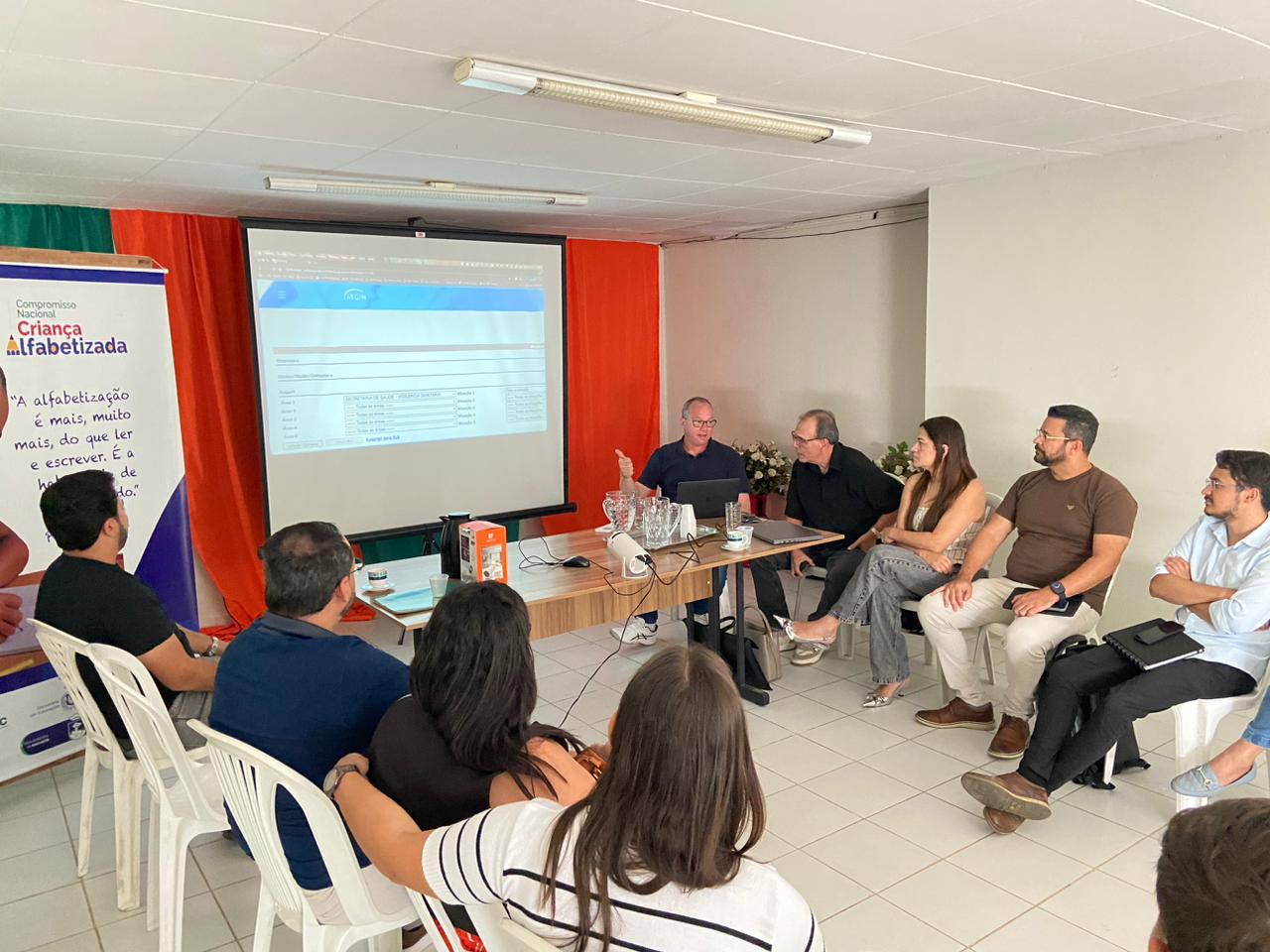 PREFEITURA DE CALÇADO PROMOVE CAPACITAÇÃO PARA IMPLANTAÇÃO DA REDESIM
