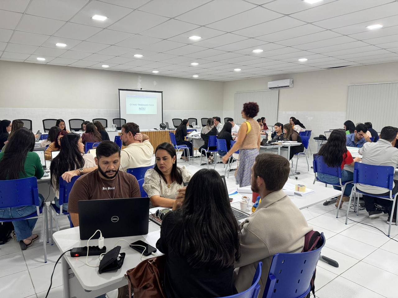 EDUCAÇÃO: CALÇADO PARTICIPA DA CONSTRUÇÃO DO NOVO PLANO MUNICIPAL DE EDUCAÇÃO